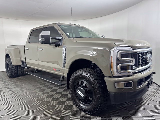 Used 2026 Gray Ford Platinum image 1