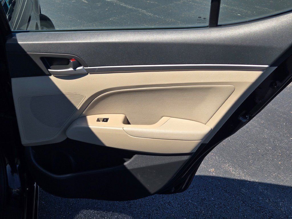 Certified Used 2018 Phantom Black Hyundai SEL image 9
