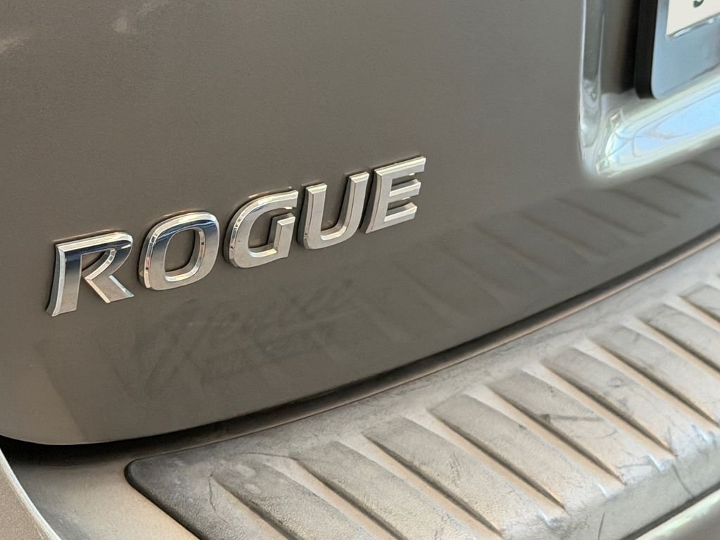 Used 2011 Gray Nissan SV image 13