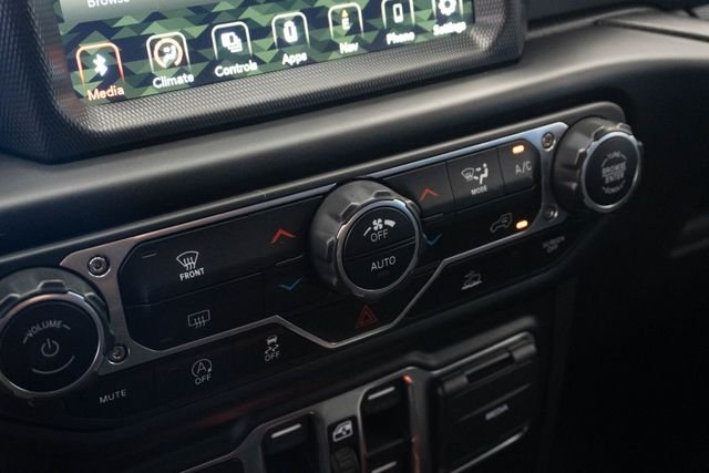 Used 2023 White Jeep Mojave image 11