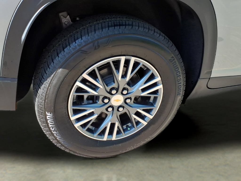 New 2026 Sterling Gray Metallic Chevrolet LT image 33