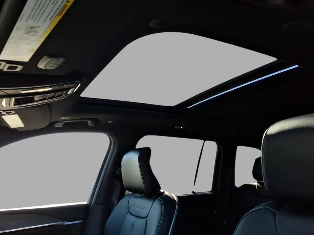 2025 Jeep Grand Cherokee Overland - Photo 14