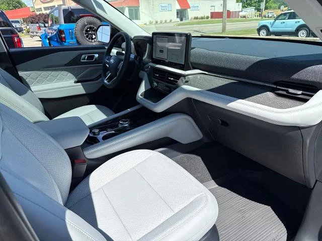 New 2026 Agate Black Metallic Ford Platinum™ image 87