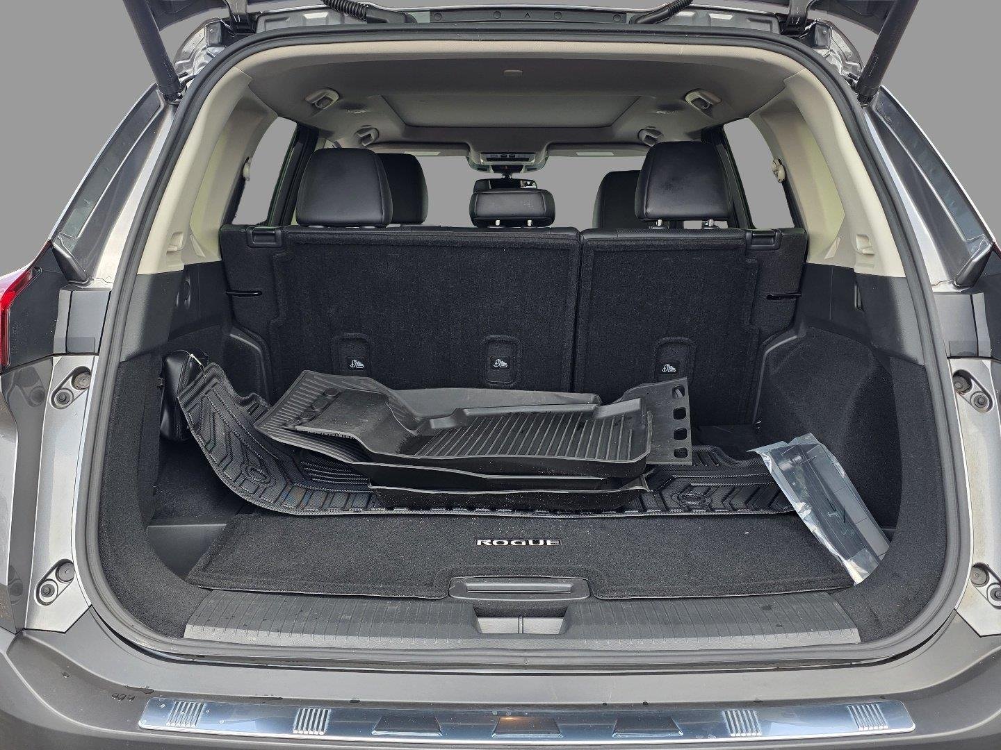 Used 2023 Gun Metallic Nissan Platinum image 34