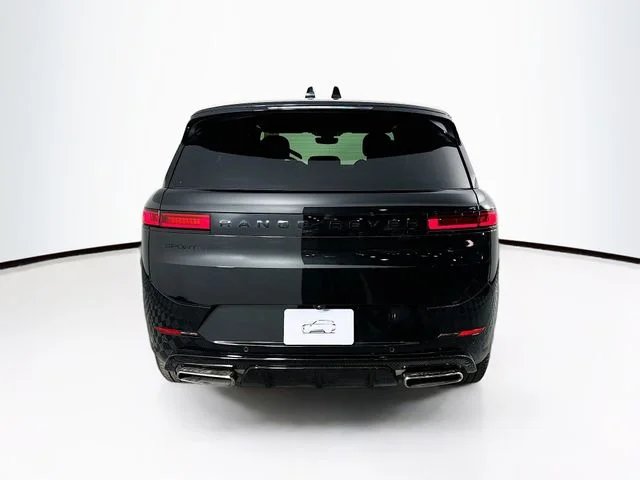 New 2026 Black Land Rover Dynamic SE image 6