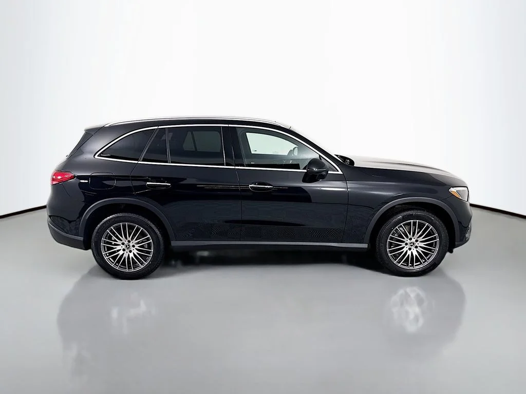 New 2026 Obsidian Black Metallic Mercedes-Benz GLC 300 image 8