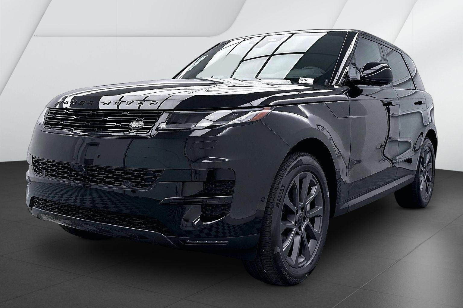 New 2026 Santorini Black Metallic Land Rover SE image 3