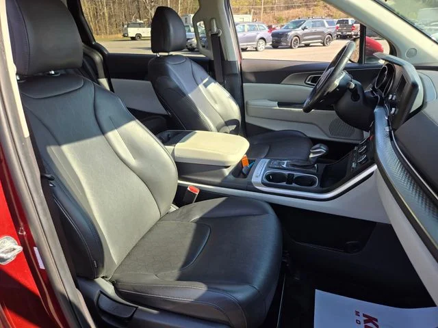 Used 2024 Red Kia LX image 21