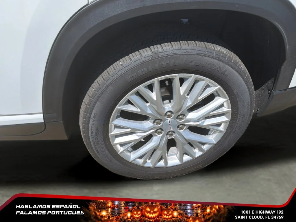 Certified Used 2026 Summit White GMC Elevation image 11