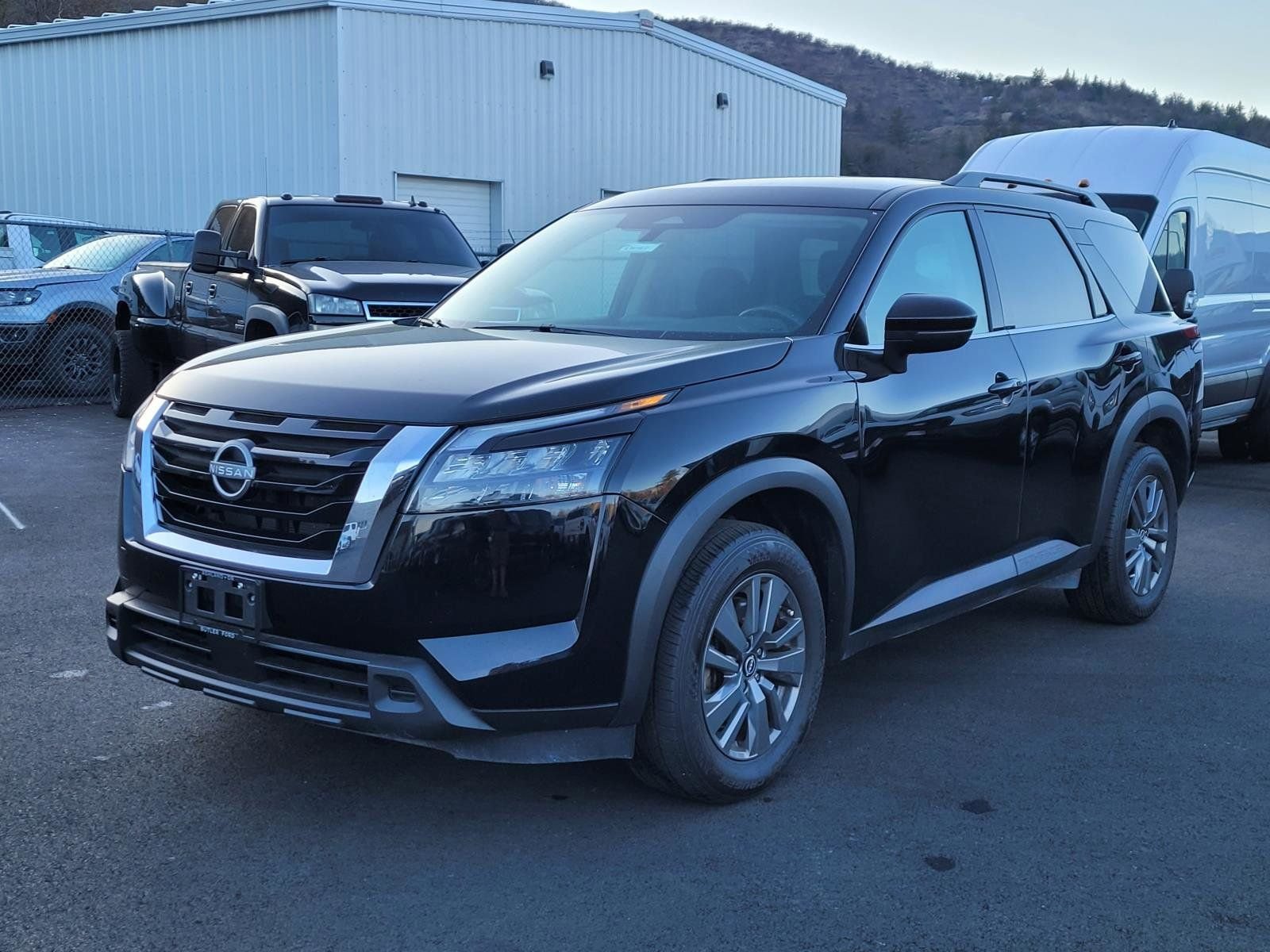 2024 Nissan Pathfinder SV 4WD's photo