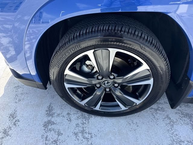 Certified Used 2025  Lexus 300h Premium image 10