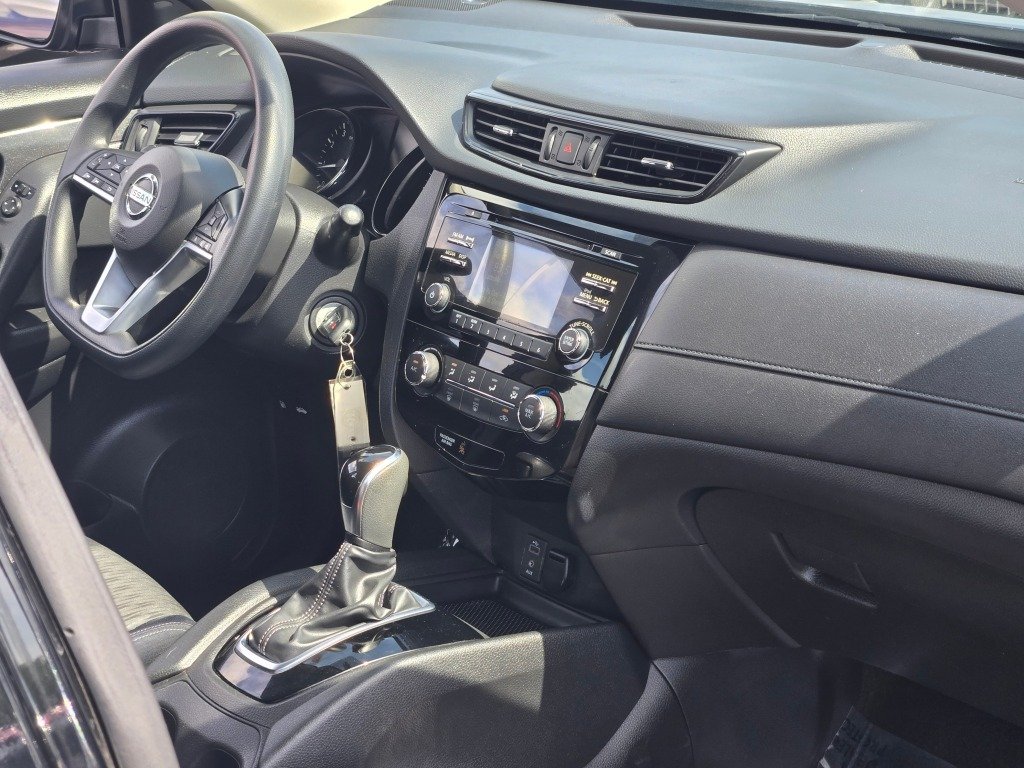 Used 2017 Black Nissan S image 7