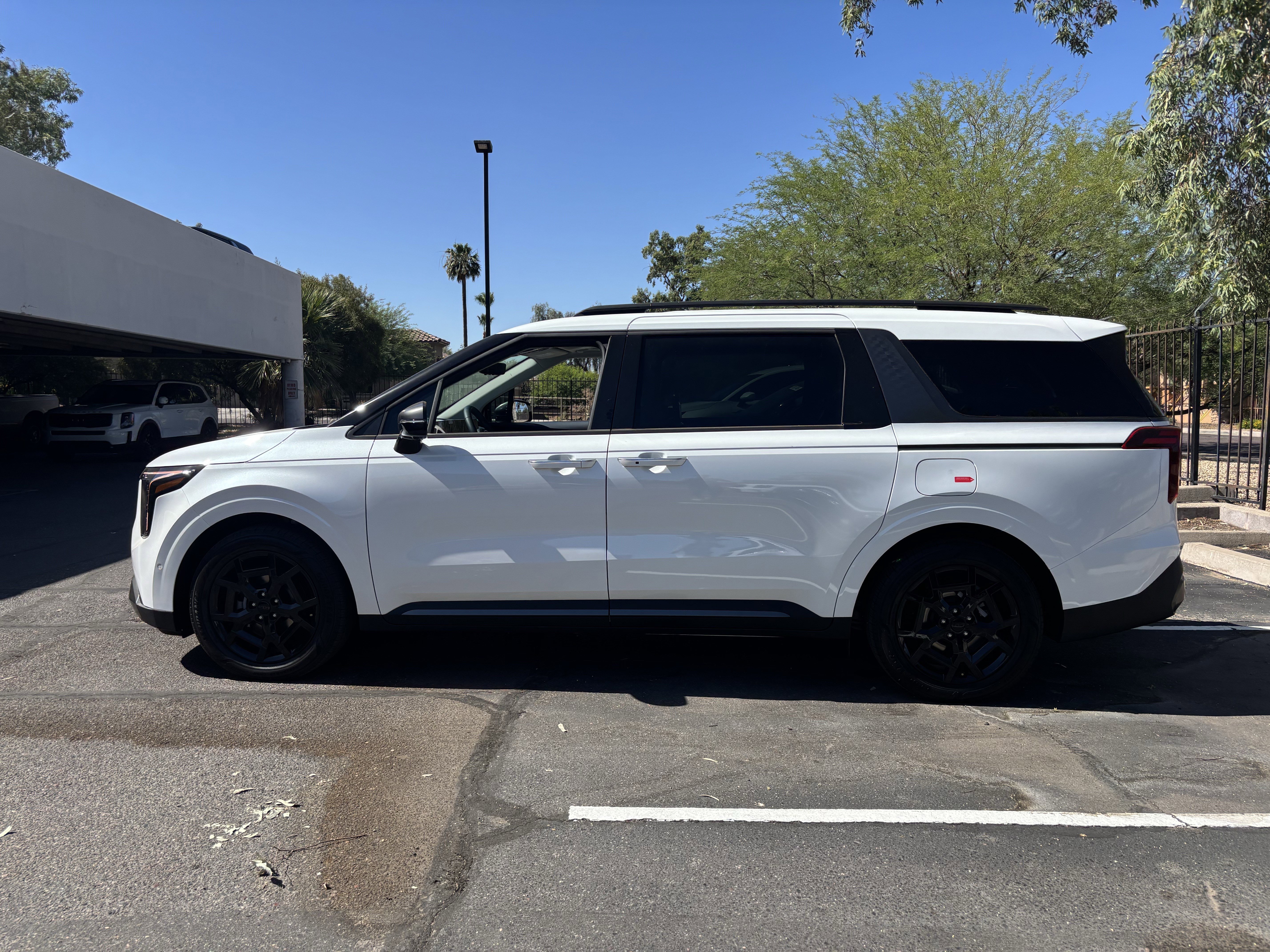 New 2026 Snow White Pearl Kia SX Prestige image 5