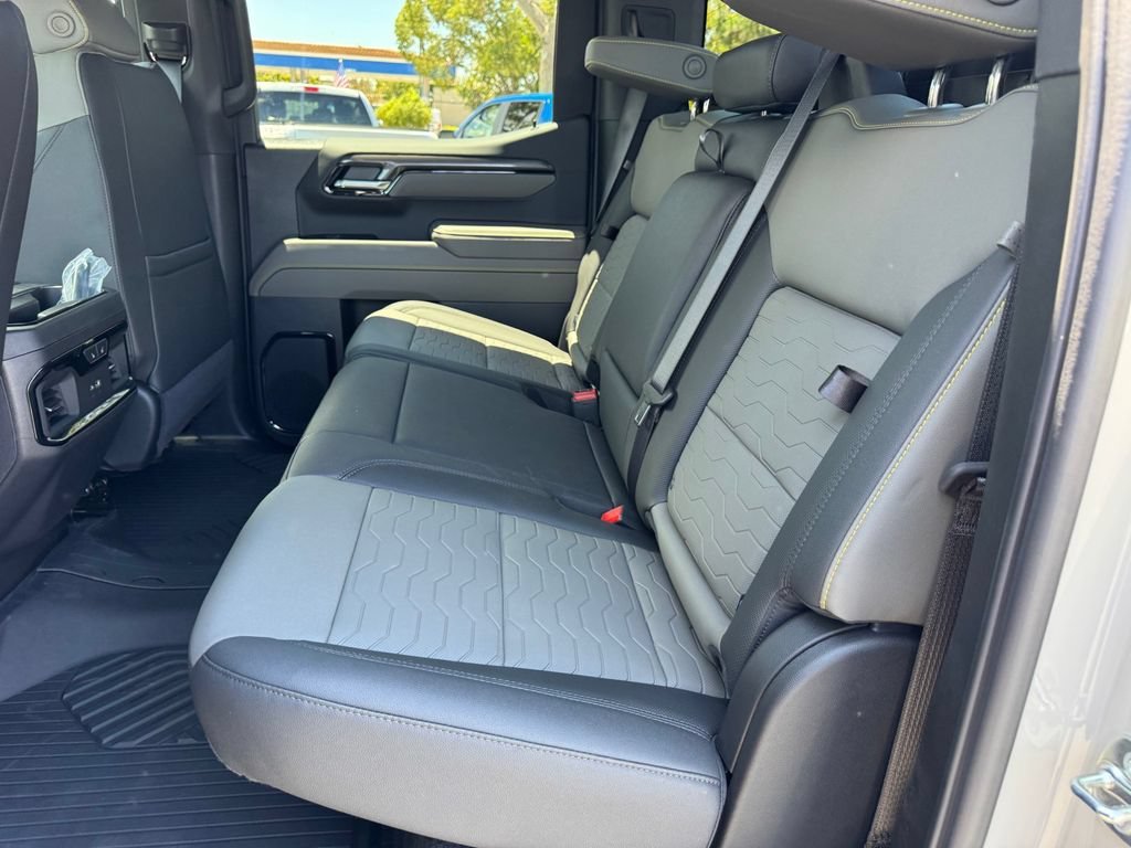 2026 Chevrolet Silverado 1500 ZR2 - Photo 14