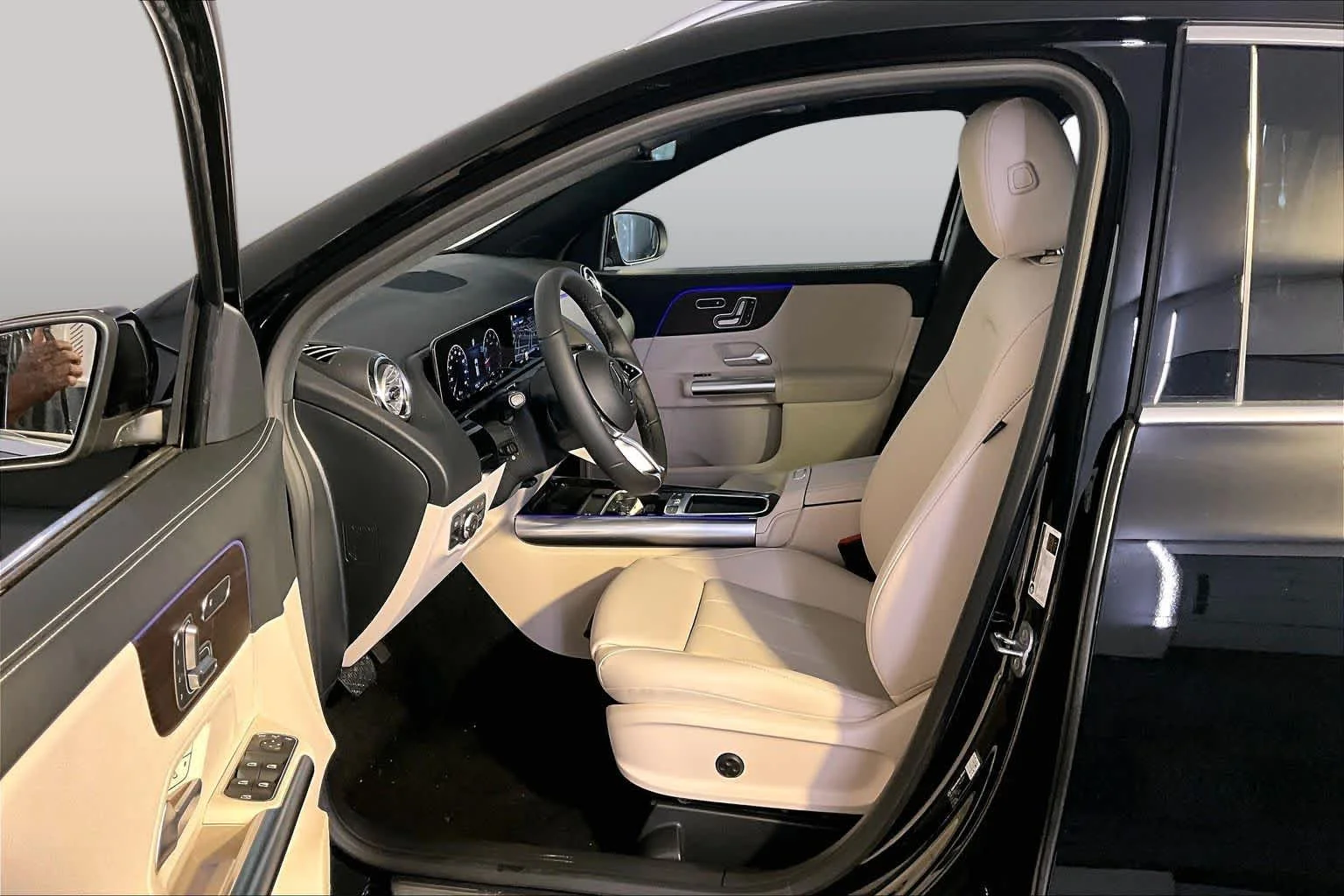 New 2026 Night Black Mercedes-Benz GLA 250 image 13