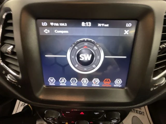 Used 2019 Billet Silver Metallic Clearcoat Jeep Trailhawk image 18