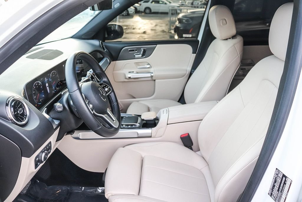 Used 2021 Polar White Mercedes-Benz GLB 250 image 21