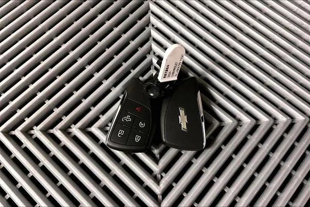 Used 2025 Riptide Blue Metallic Chevrolet LT image 11