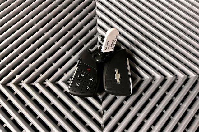 Used 2025 Riptide Blue Metallic Chevrolet LT image 11