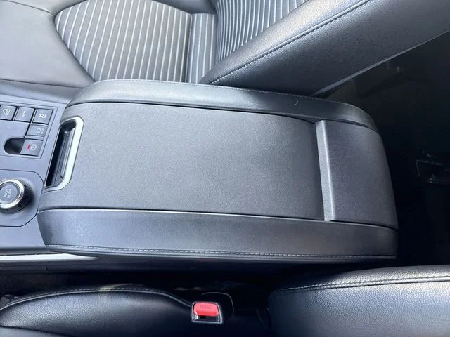 2025 Toyota Highlander LE - Photo 20