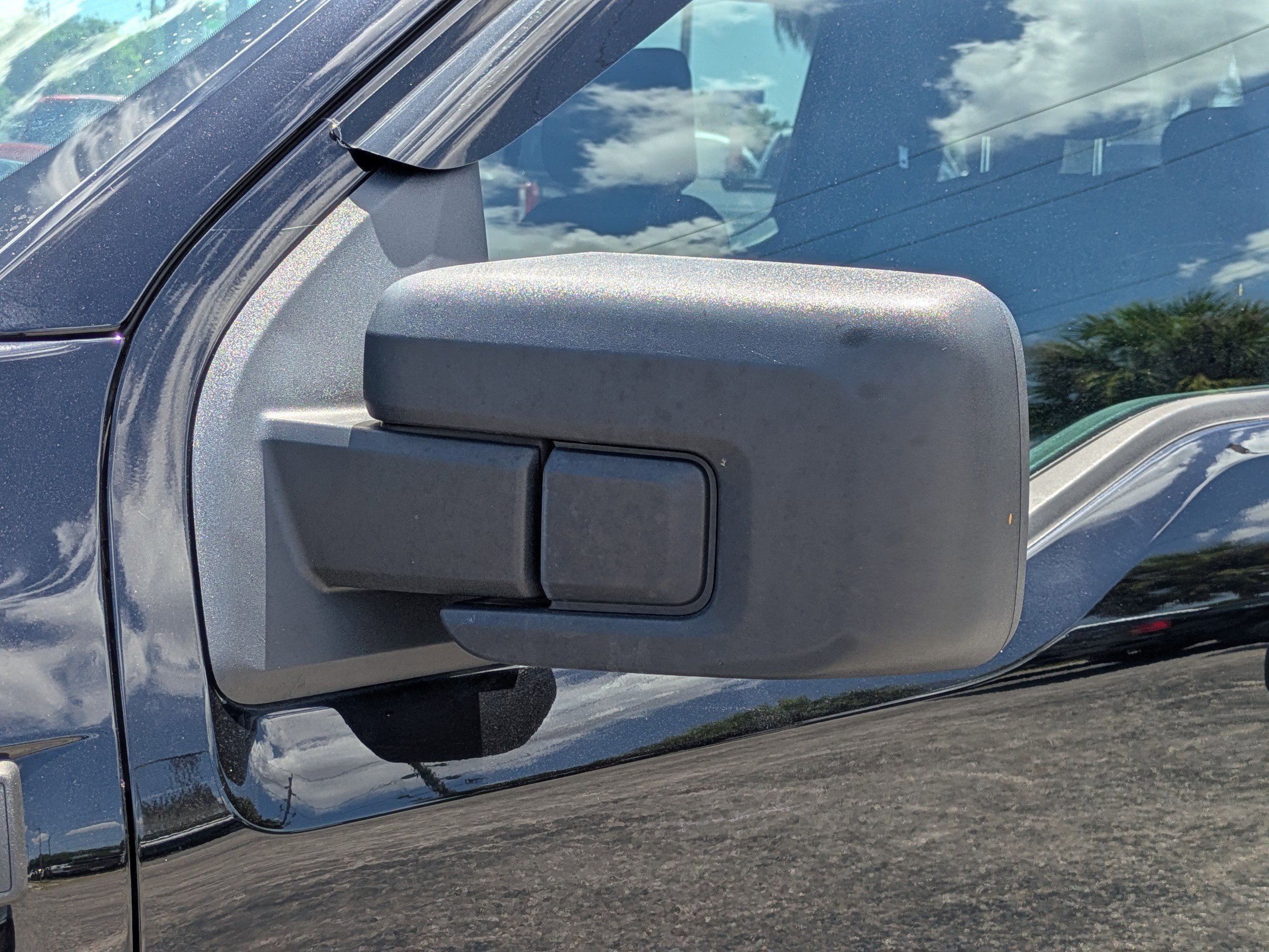 Used 2022  Ford  image 11