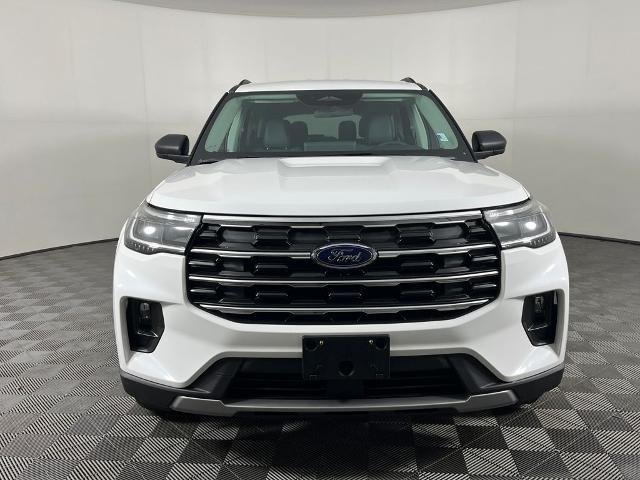 New 2026 Star White Metallic Tri-Coat Ford Active image 2