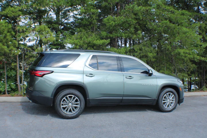 Used 2023 Silver Sage Metallic Chevrolet LT Cloth image 2