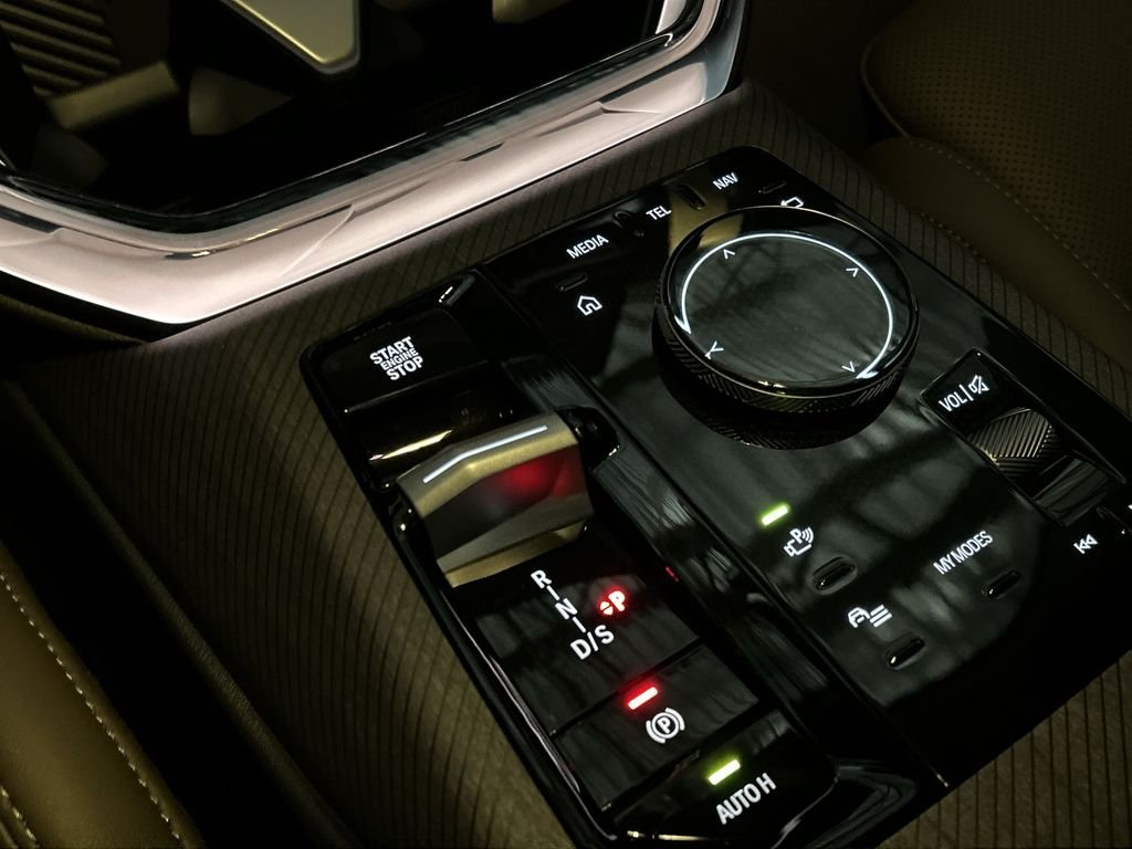 New 2026 Dark Graphite BMW 30 xDrive image 20