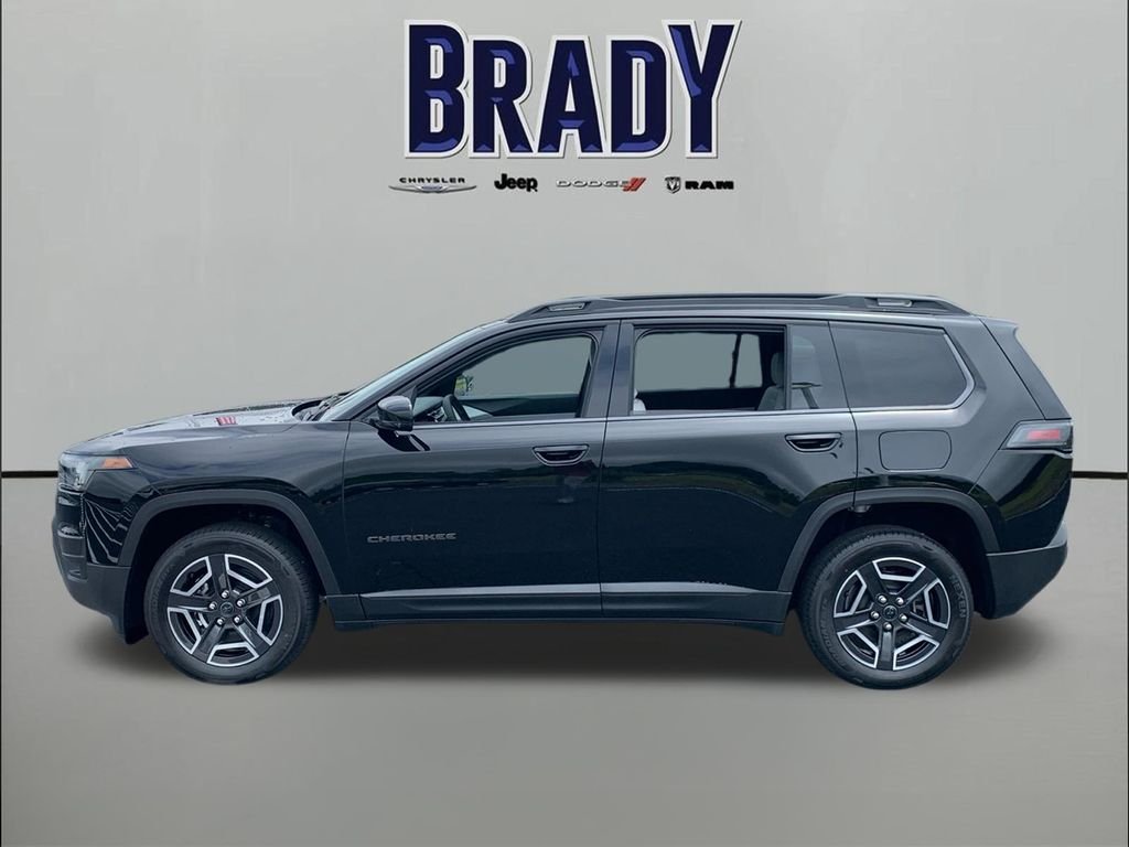 New 2026 Diamond Black Crystal Pearl-Coat Exterior Paint Jeep Laredo image 4