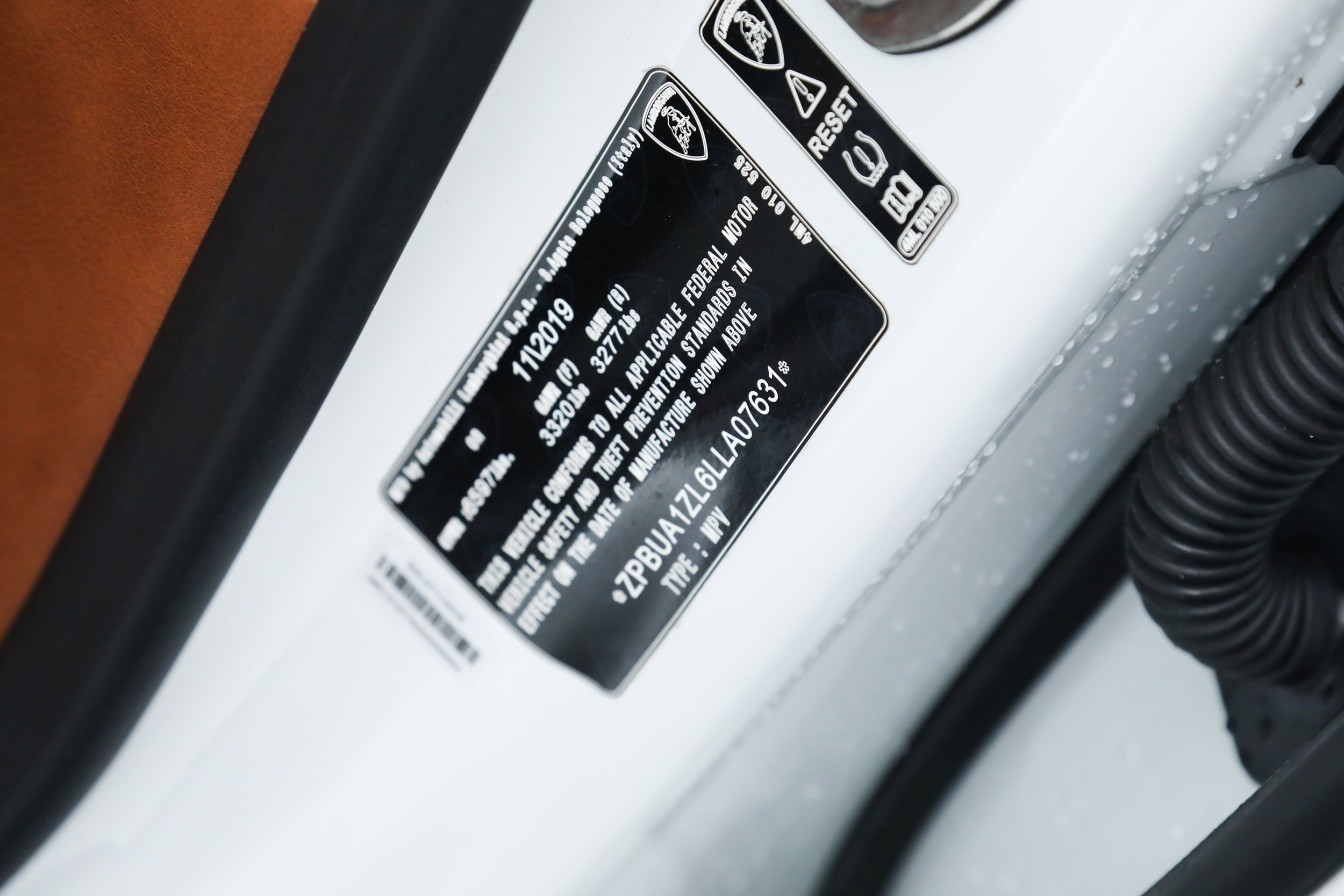 Used 2020 White Lamborghini  image 34
