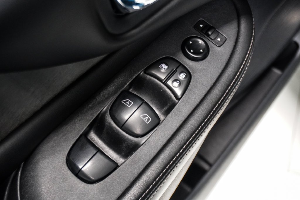 Used 2023 Gray Nissan SV image 19