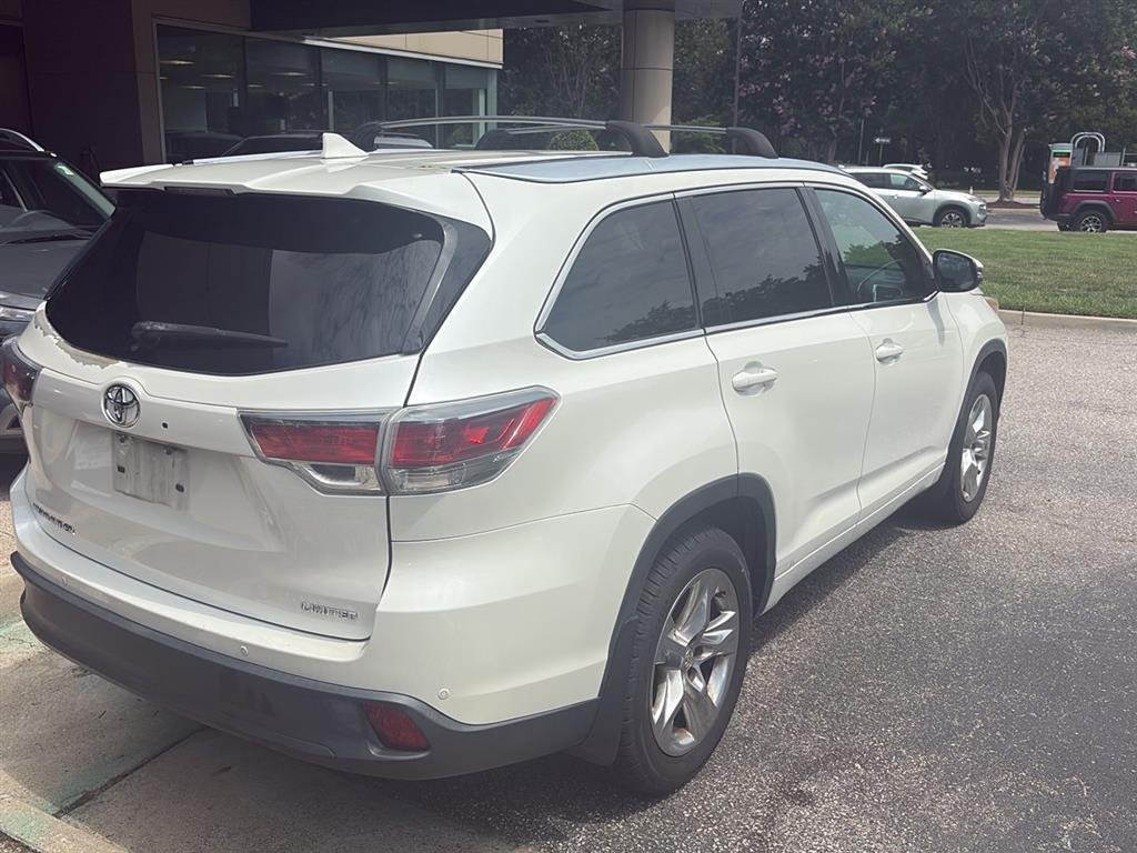 Used 2014 WHITE TOYOTA  image 4