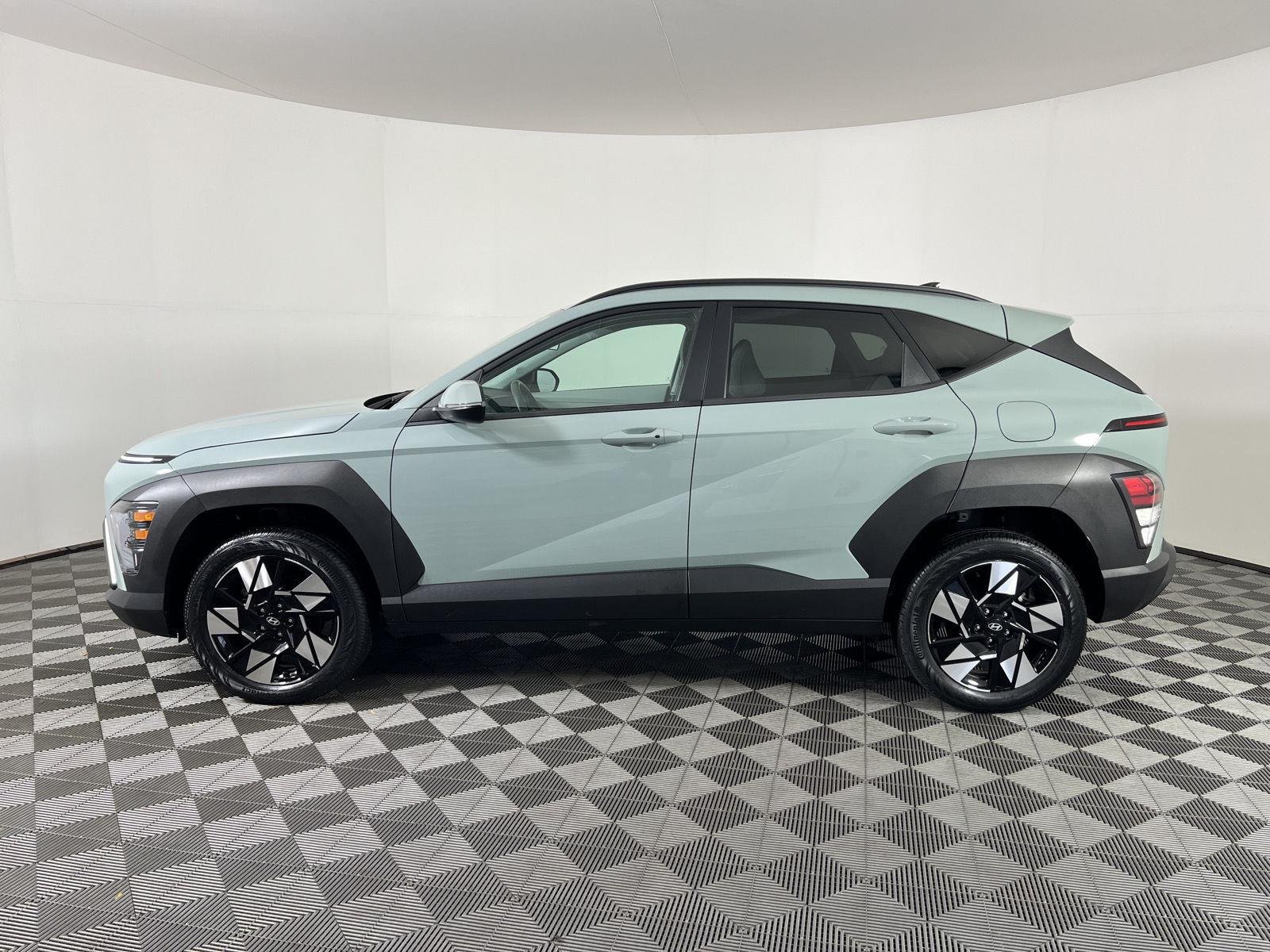 Used 2024 Mirage Green Hyundai SEL image 26