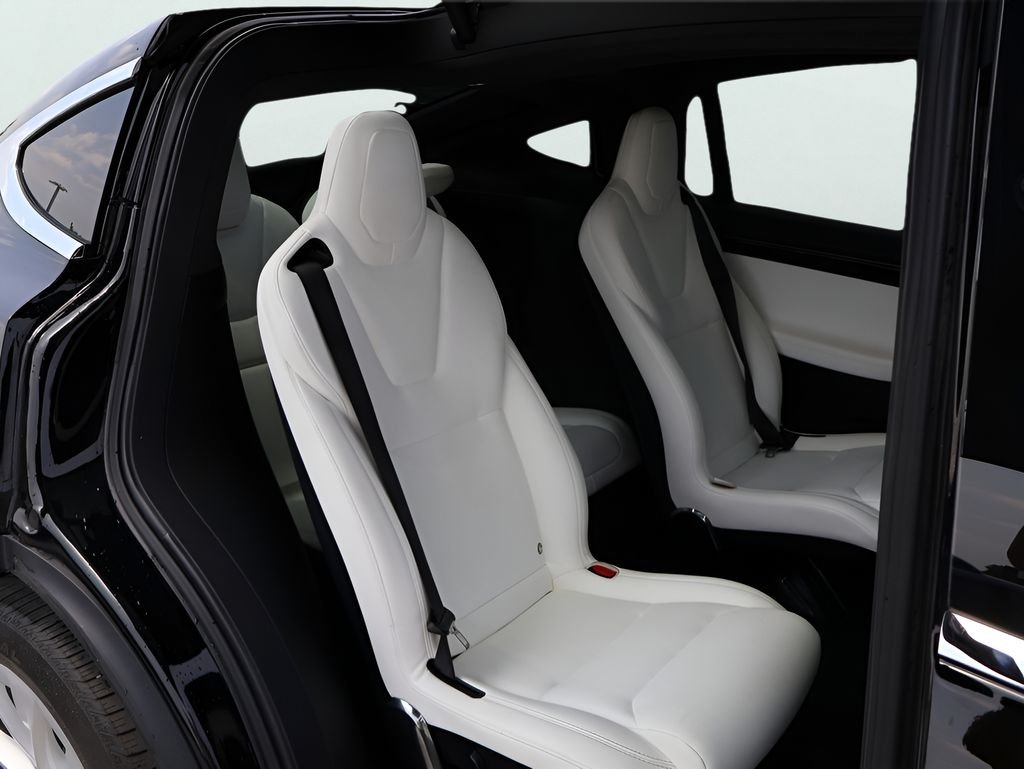 Used 2020 Solid Black Tesla Long Range image 13