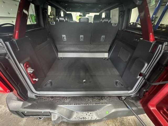 New 2026 Ruby Red Metallic Tinted Clearcoat Ford Outer Banks® image 25