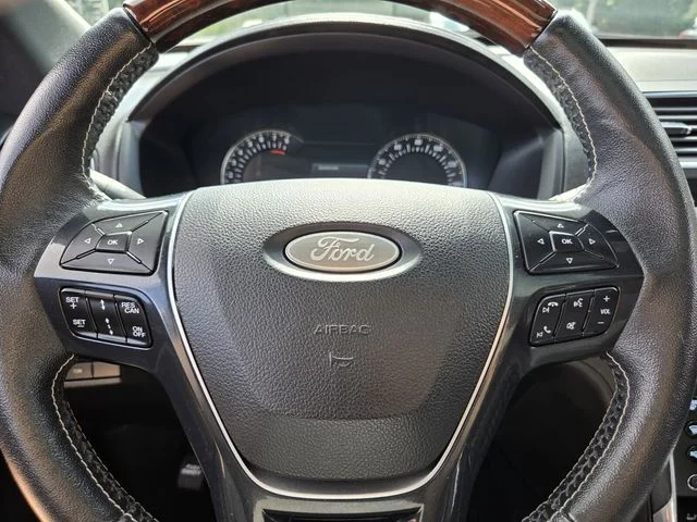 Used 2018 Black Ford Platinum image 25
