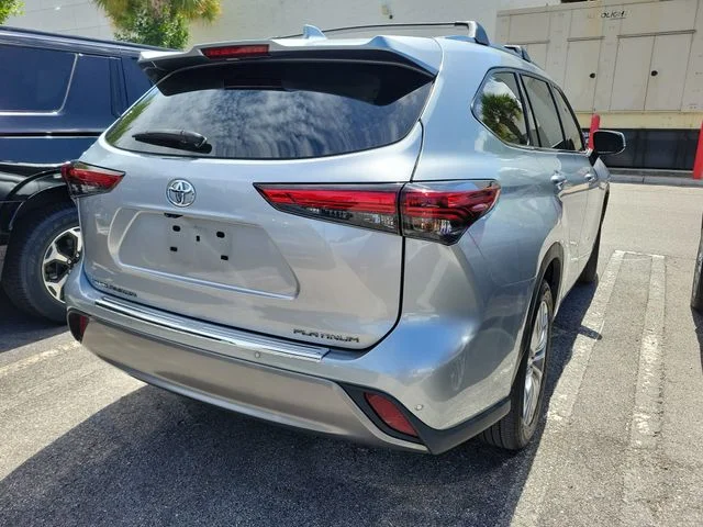 Used 2023 Silver Toyota Platinum image 4