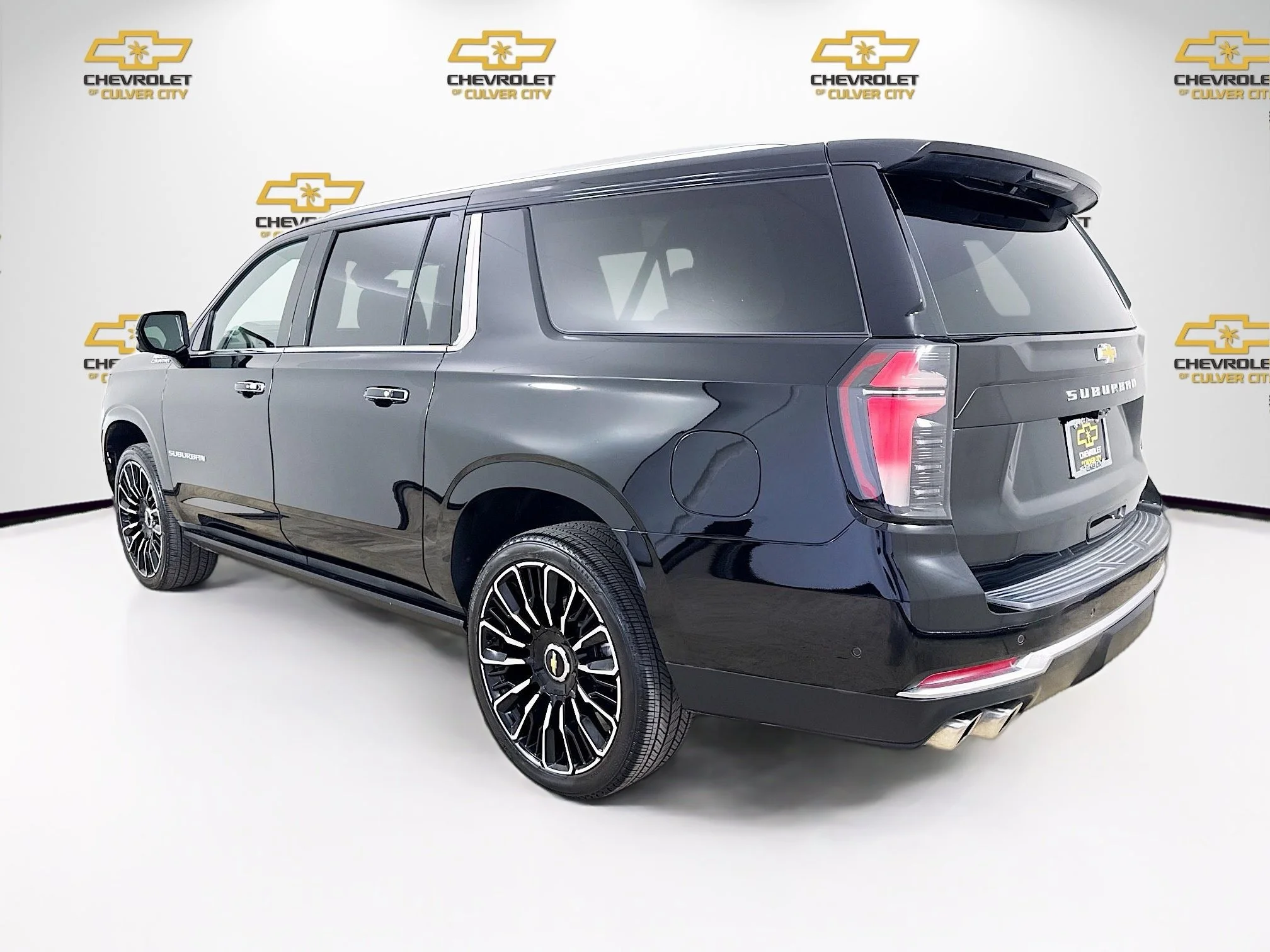 Used 2025 Black Chevrolet High Country image 6
