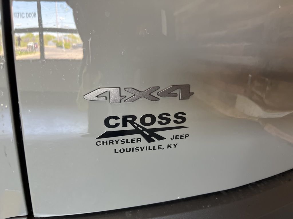 New 2026 Sting-Gray Clearcoat Jeep Laredo image 23
