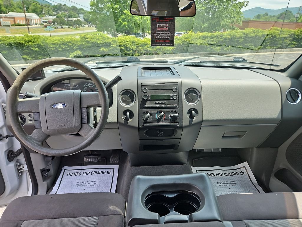 Used 2004  Ford  image 12