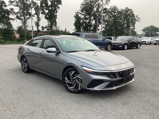 2024 Hyundai Elantra 