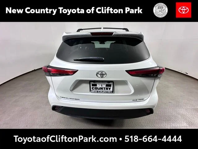 Used 2023 Beige Toyota XLE image 4