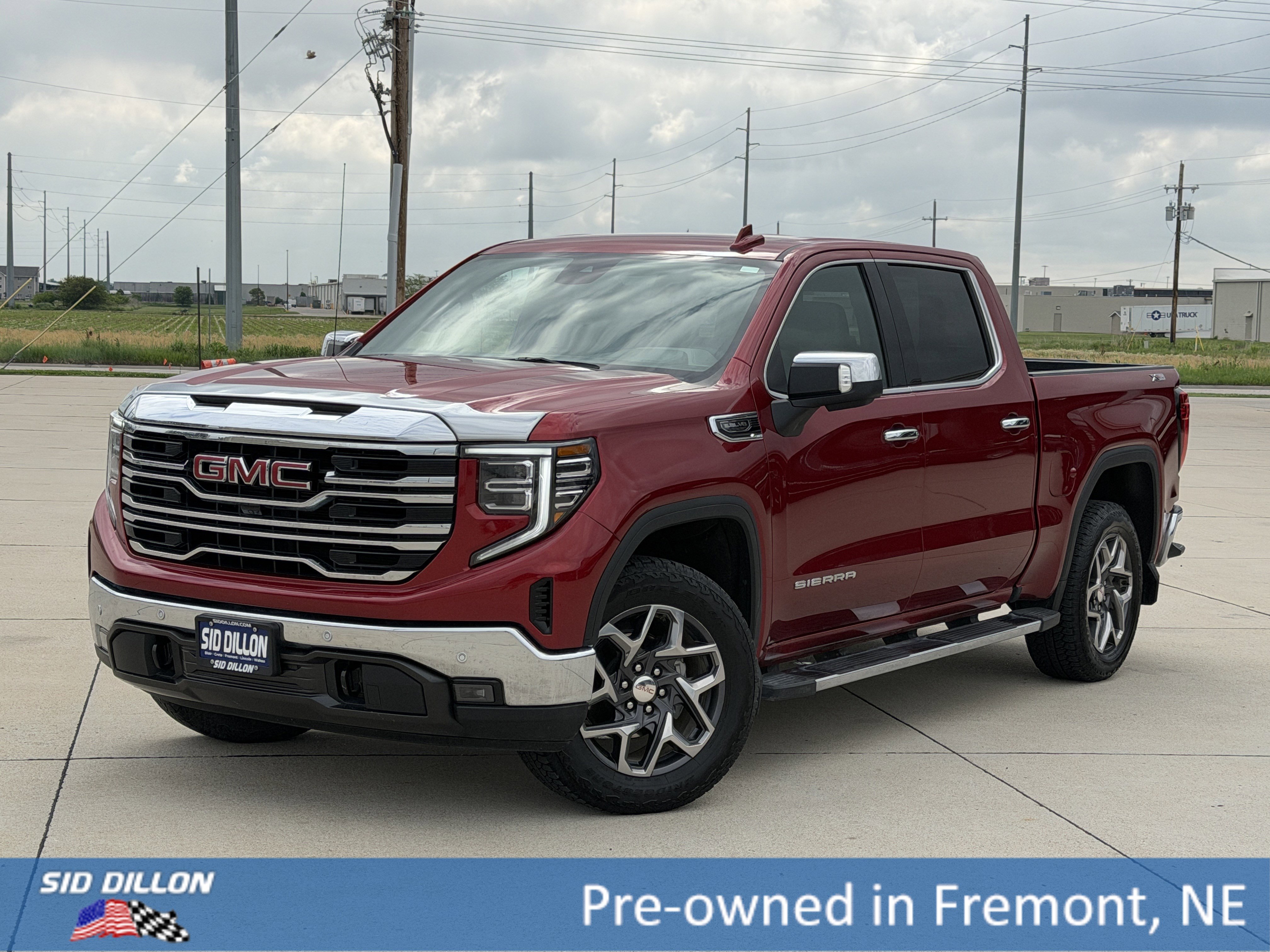 2025 GMC Sierra 4WD Crew Cab Short Box SLT's photo