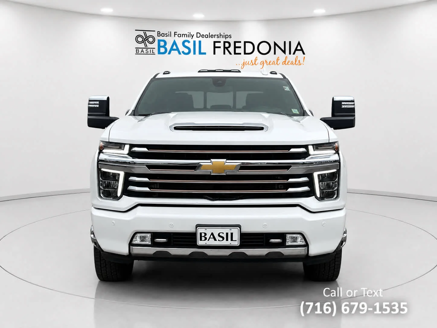 Used 2022 Iridescent Pearl Tricoat Chevrolet High Country image 13