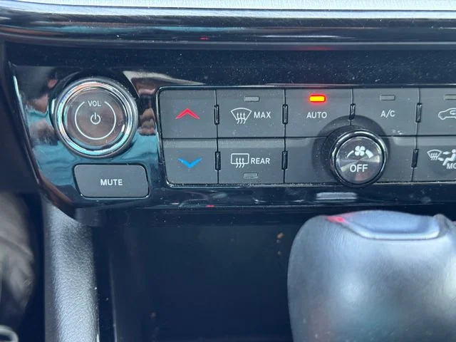 Certified Used 2025 Blue Jeep Trailhawk image 34