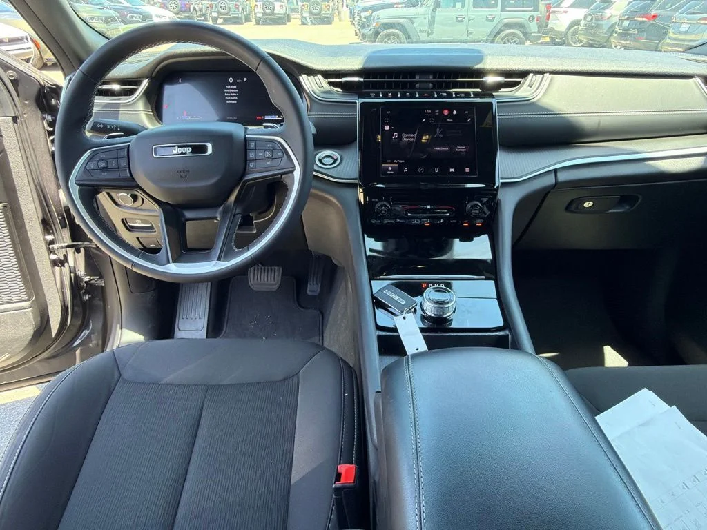 Used 2025 Gray Jeep Laredo X image 21