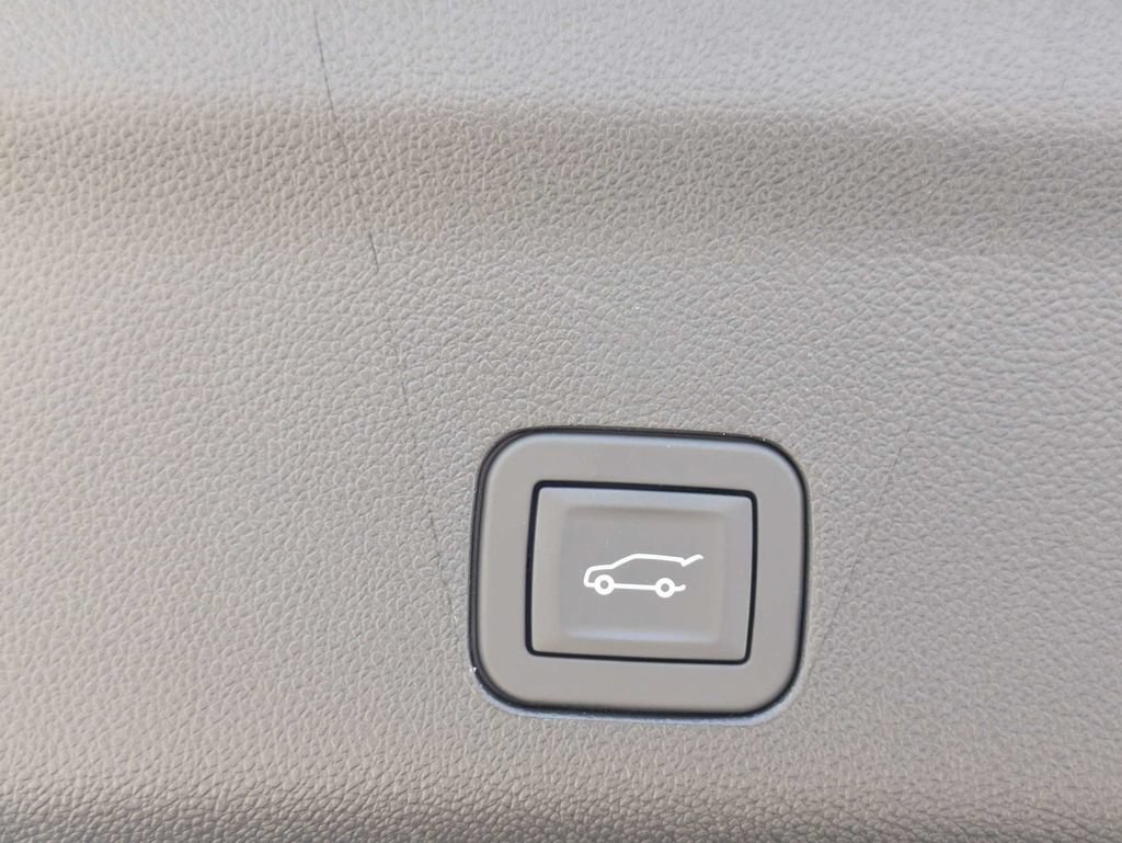 2026 Chevrolet Tahoe Premier - Photo 14