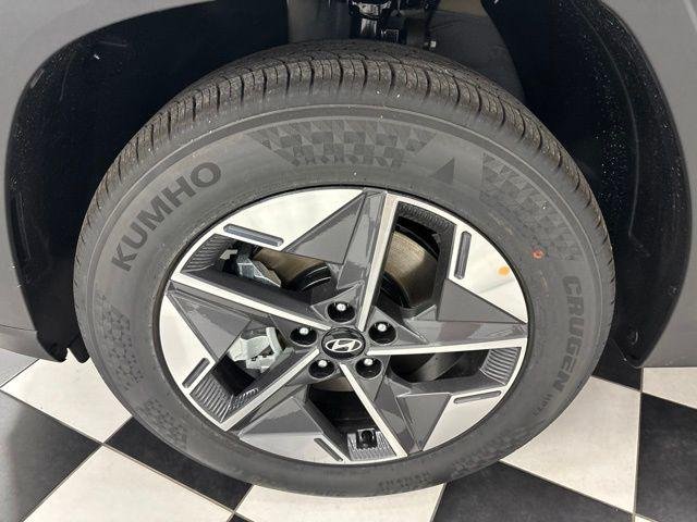 New 2026 Silver Hyundai SEL AWD image 5