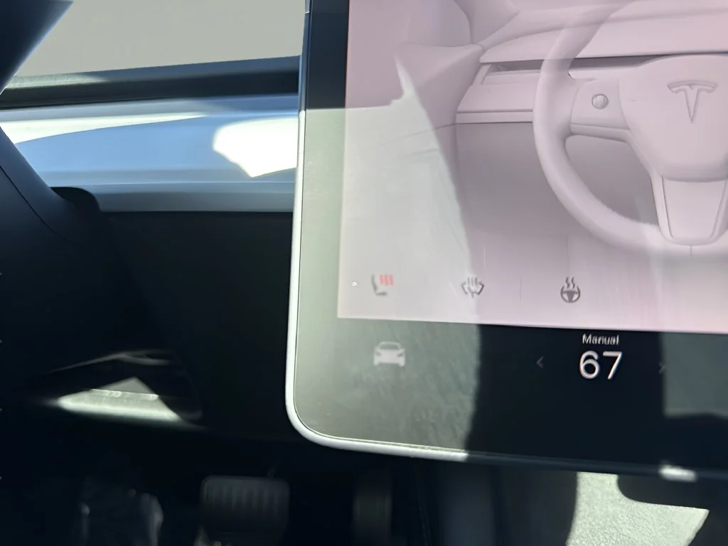 Used 2022 White Tesla Base image 23