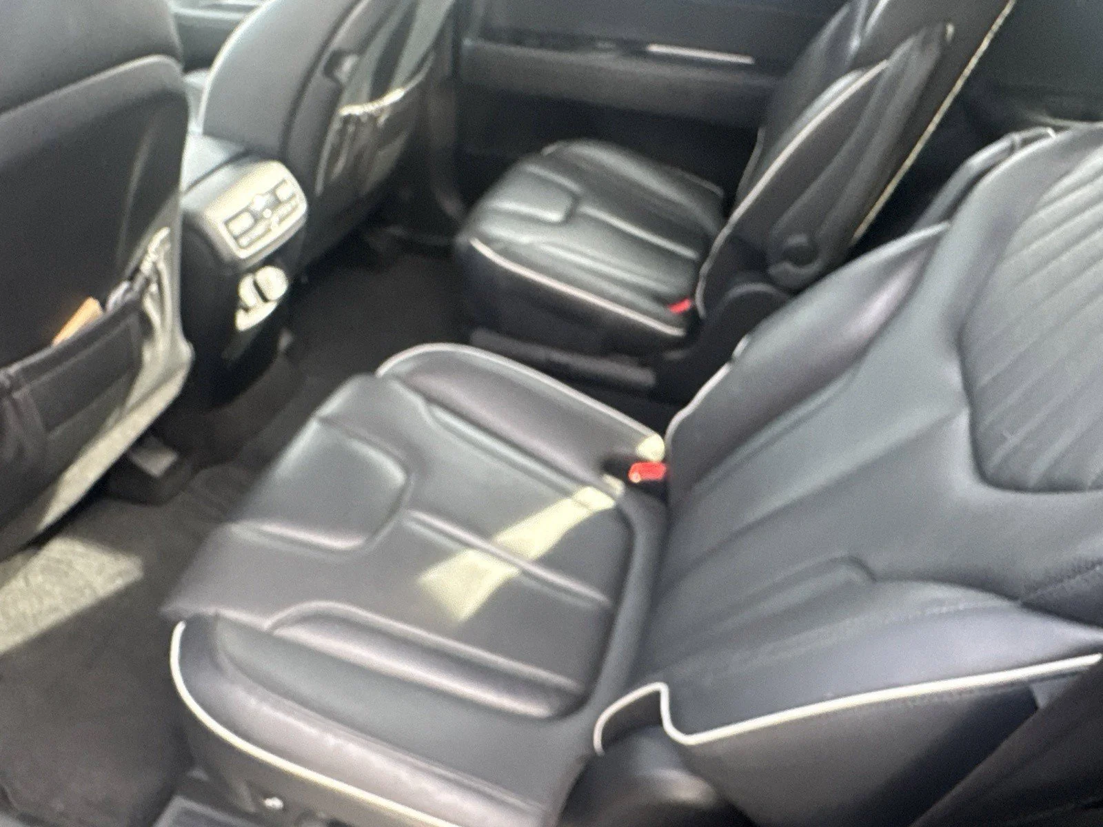 Used 2023 Blue Hyundai Limited image 4